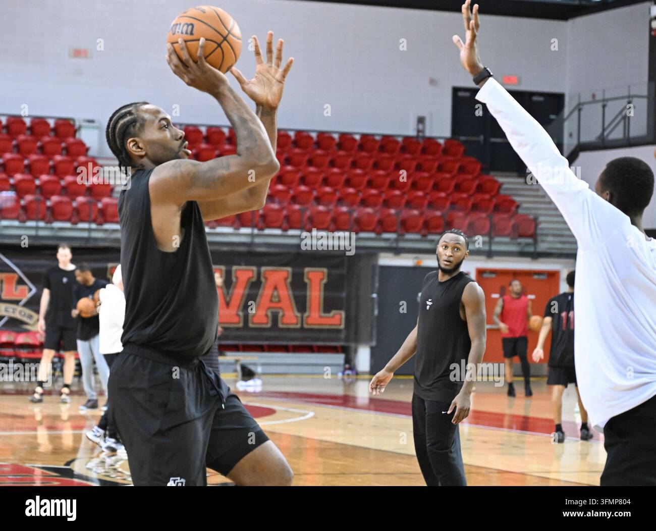 Toronto Raptors Bring NBA Training Camp to Quebec City: Kawhi Leonard and R.J. Barrett Lead the Way