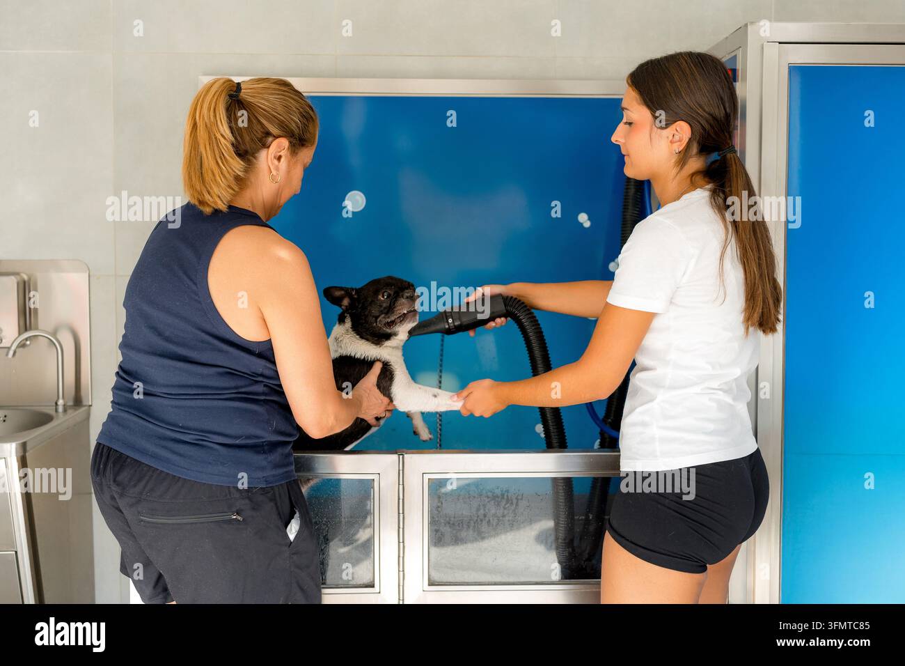 Woman stands in bathtub hi-res stock photography and images - Alamy