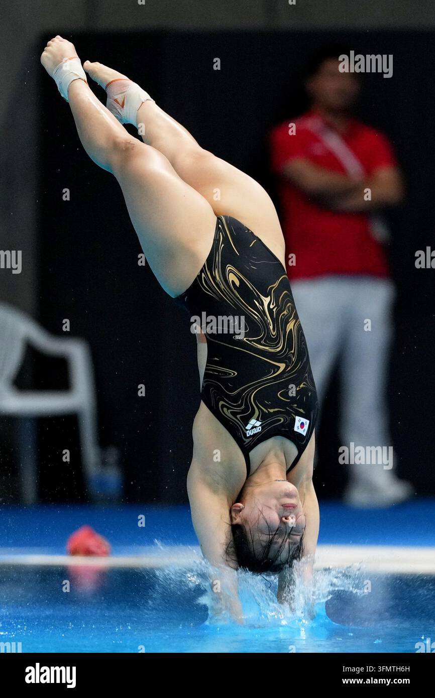 Springbioard South Korea's Kim Su-ji competes in the women's 3m springboard final at ...