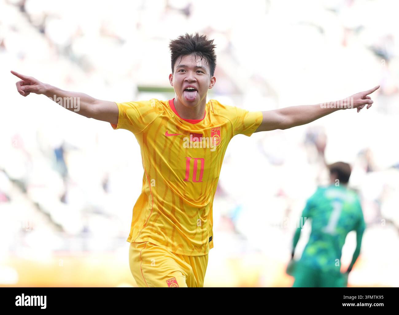 (260930) -- OSAKA, Sept. 30, 2026 (Xinhua) -- Wang Yudong of China ...