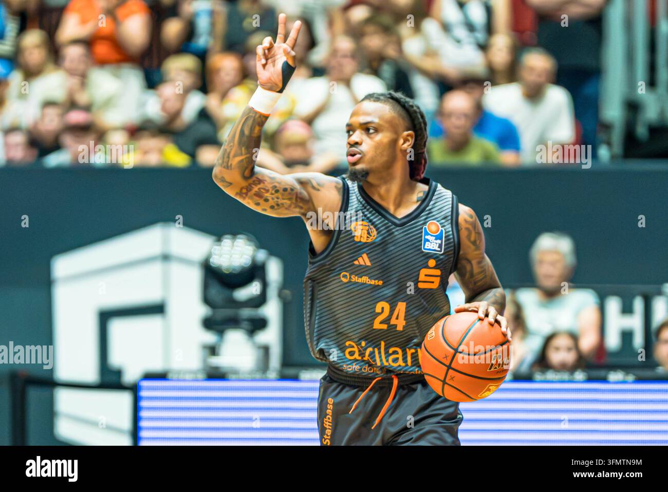 Tofaş secure victory over Niners Chemnitz after early lead