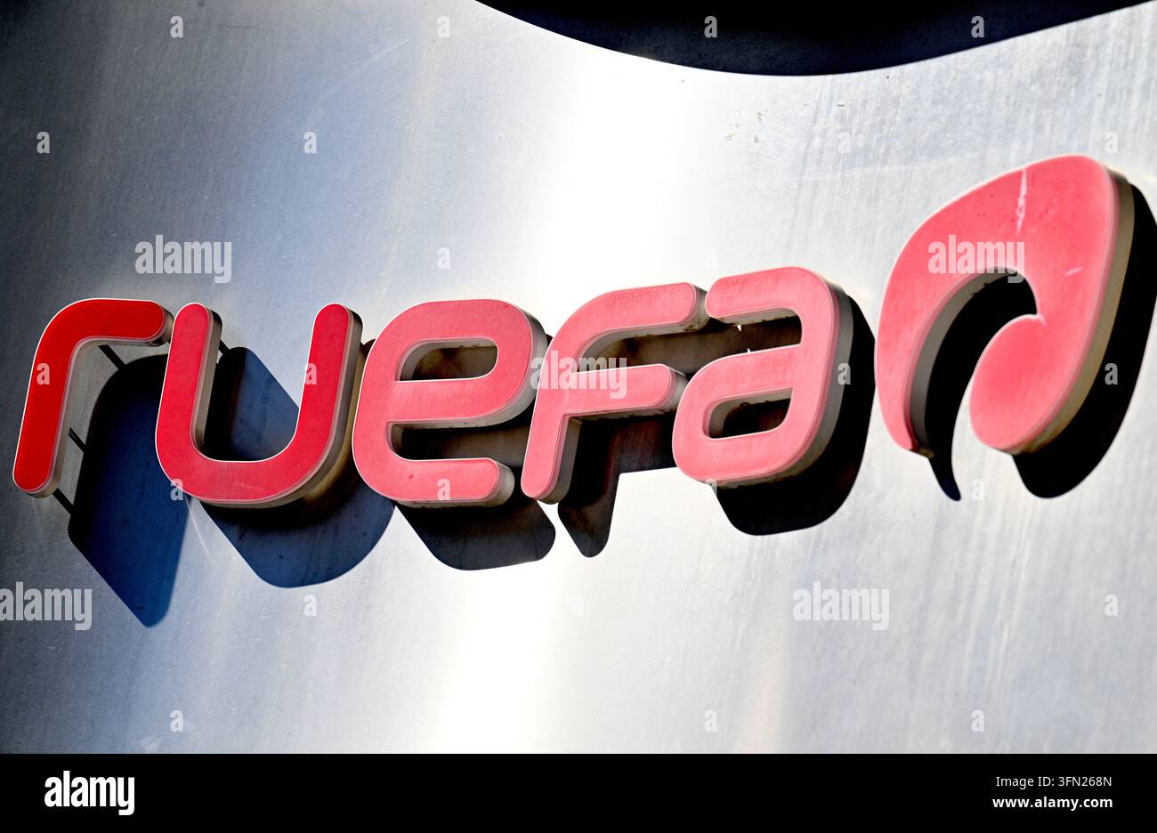 THEME PICTURE - Illustration on the topic of Tour operator Ruefa: The ...