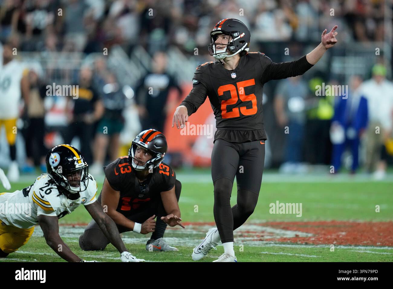 Andre Szmyt Kicks 56-Yard Field Goal as Browns Beat Steelers 27-24
