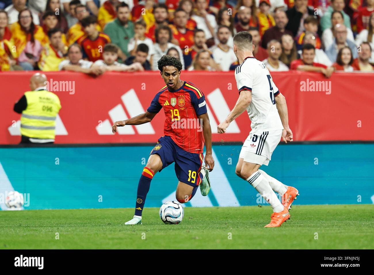 Spain beat Czech Republic 2-1 as De la Fuente makes nine changes Spain beat Czech Republic 2-1 as De la Fuente makes nine changes