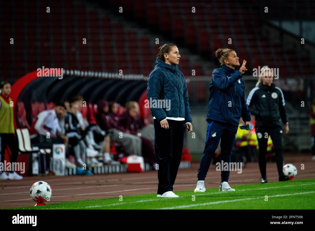 Eva-Maria Virsinger ( Hoffenheim, Coach ), DFB/DFL regulations prohibit ...