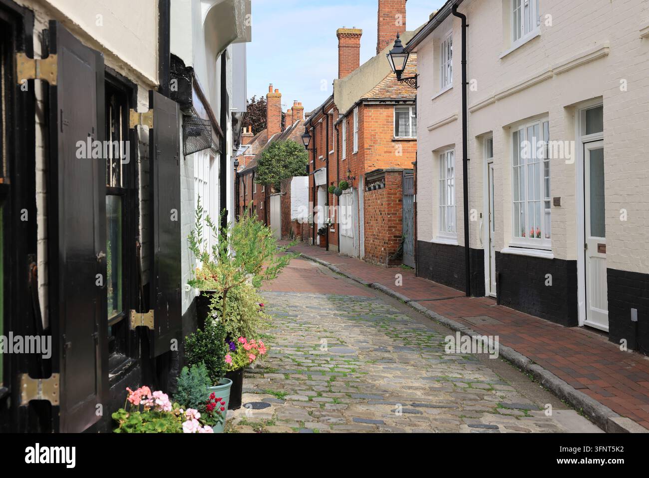 One Column Vector Preet Middle Row, in the historic town of Faversham, in Kent, UK Stock ...