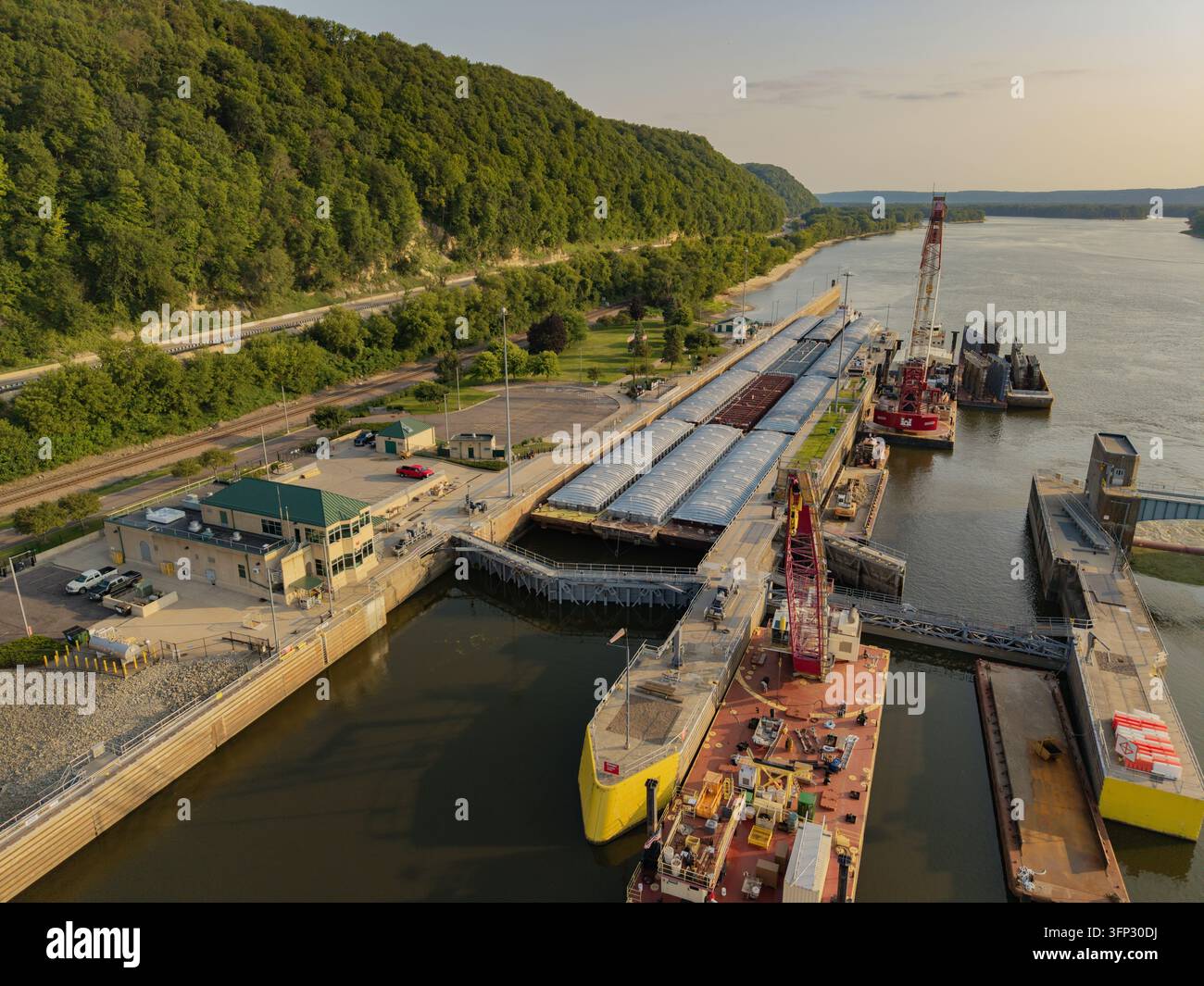 Lock Chamber 24 10 2026 hi-res stock photography and images - Alamy