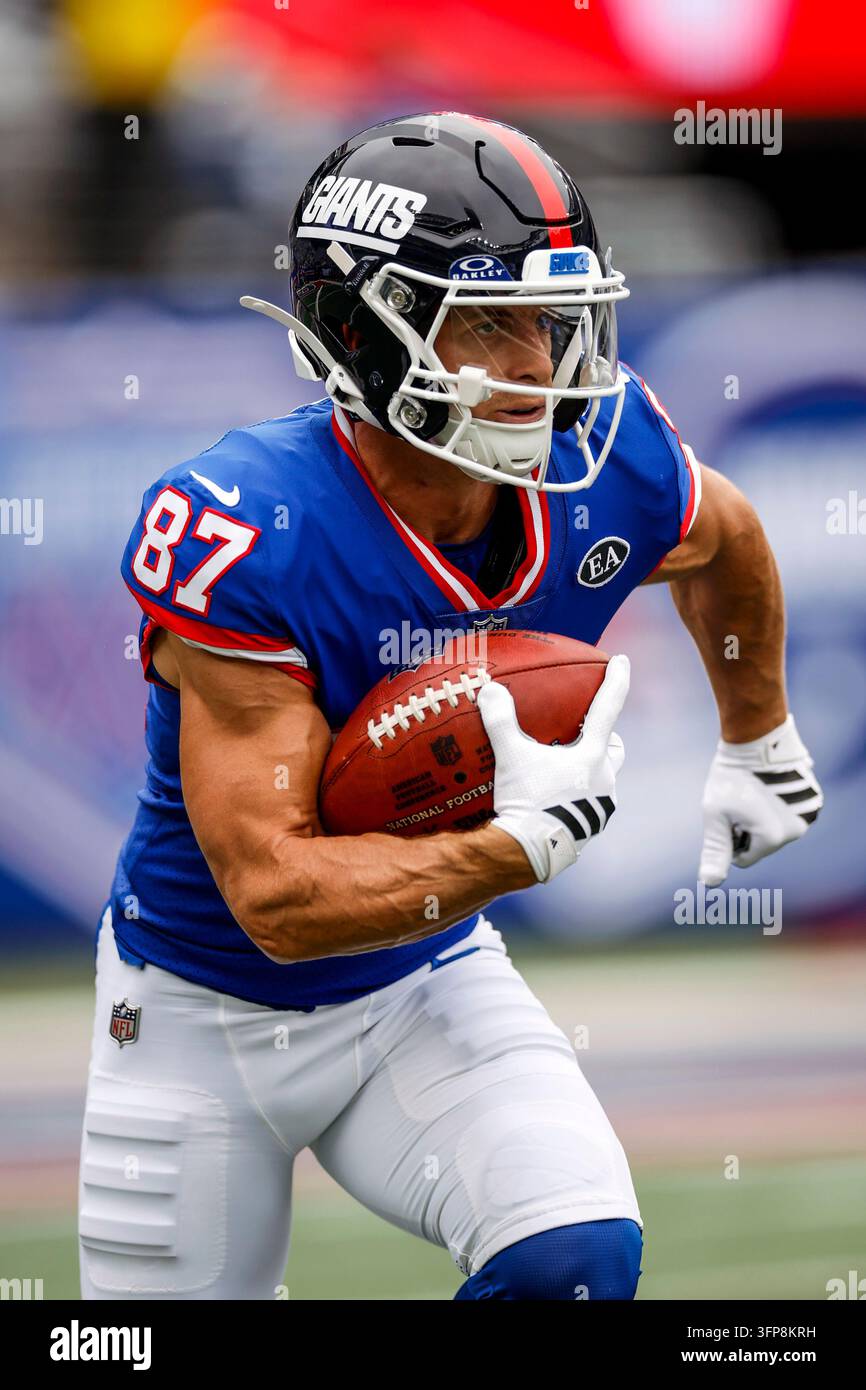 New York Giants wide receiver Braxton Berrios (87) warms up before an ...