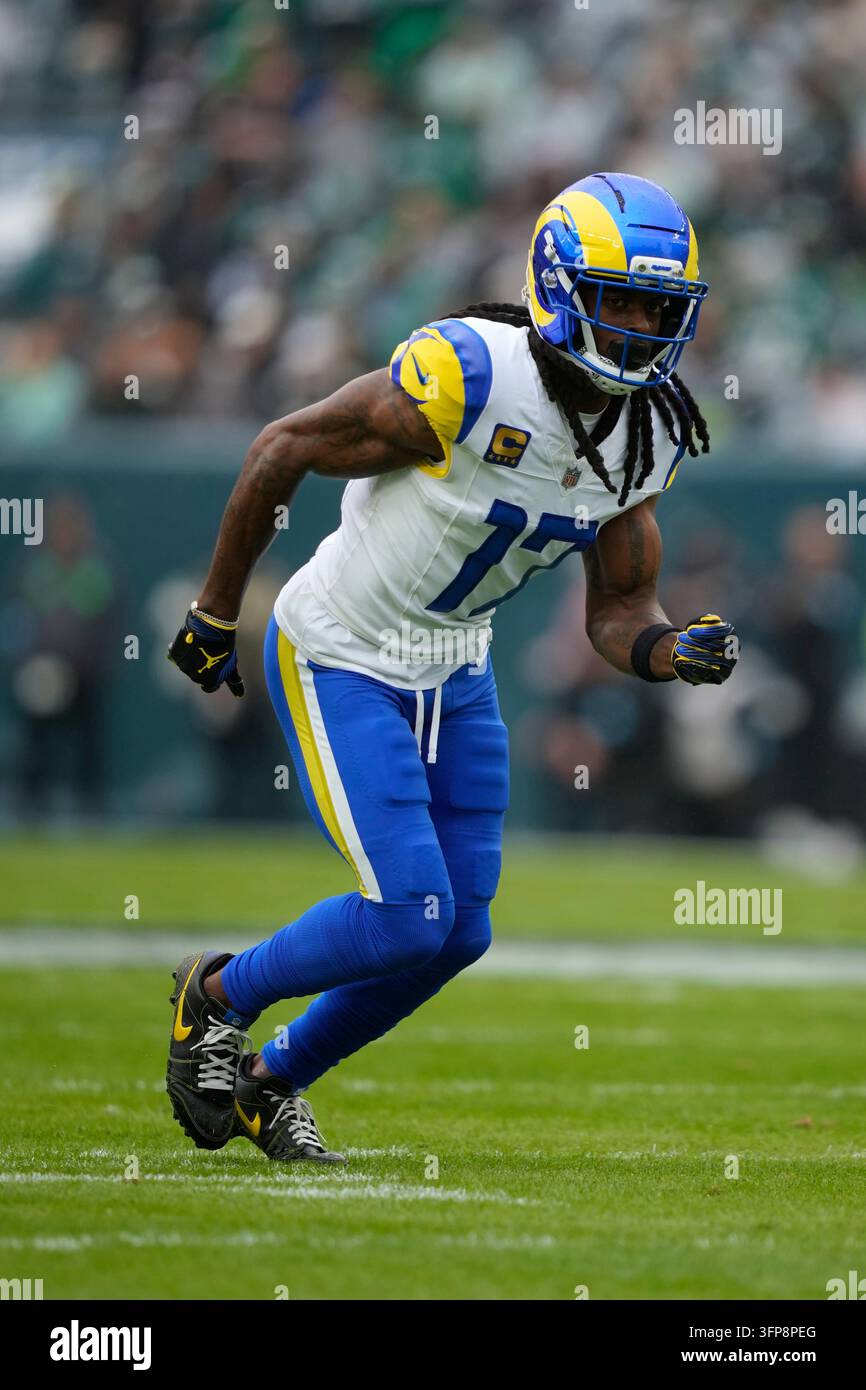 Devante Adams Rams Los Angeles Rams' Davante Adams plays during an NFL football game ...