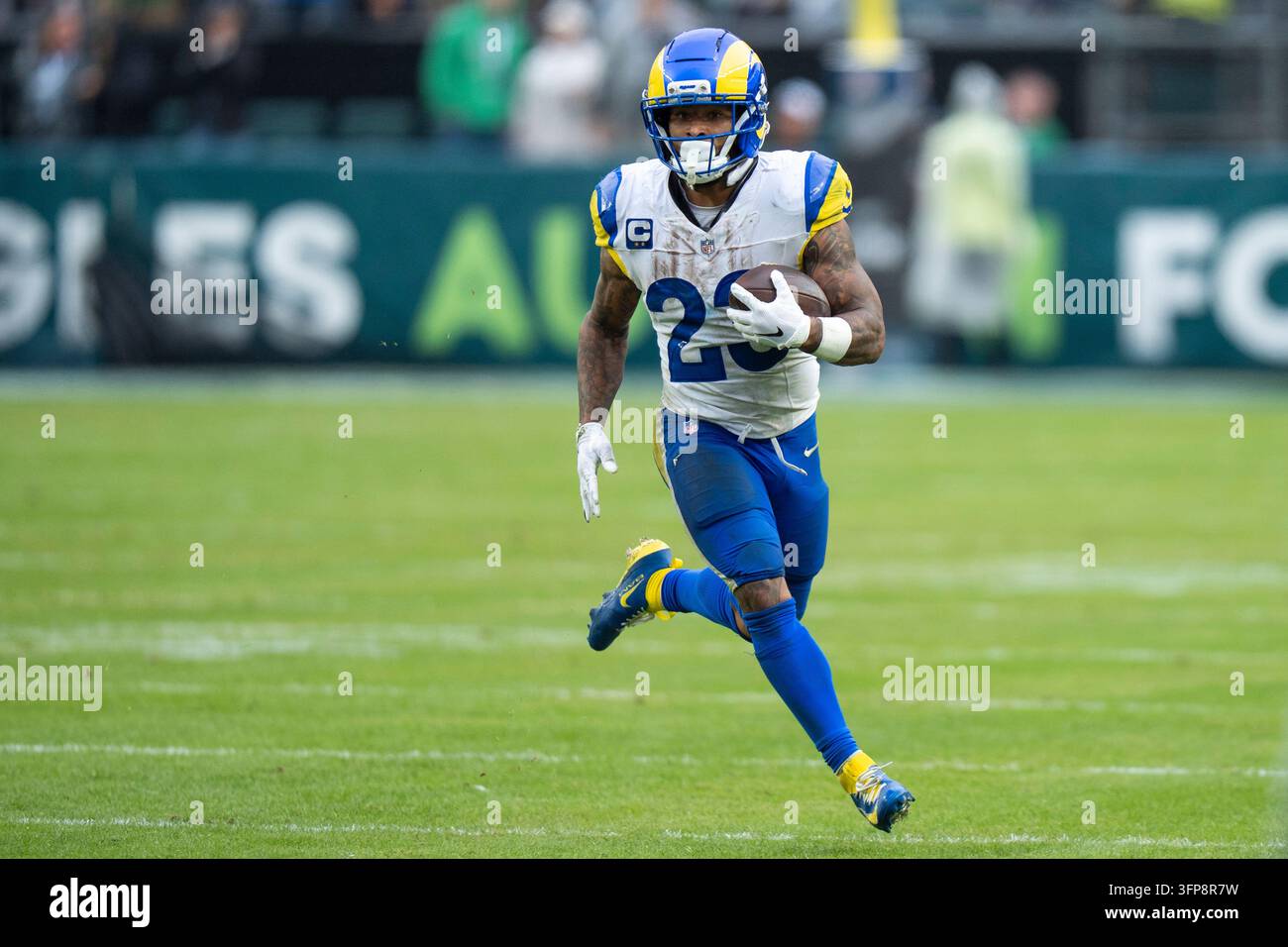 Los Angeles Rams running back Kyren Williams (23) runs with the ball ...