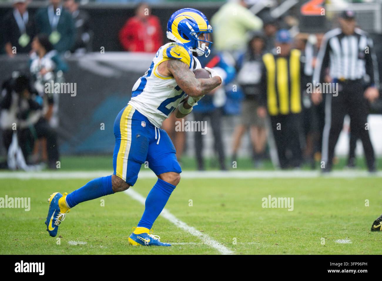 Los Angeles Rams running back Kyren Williams (23) in action during an ...