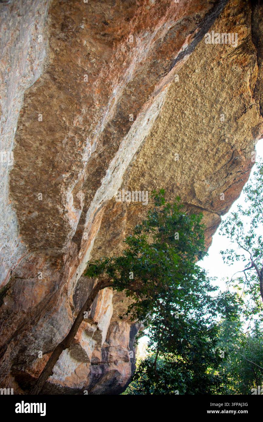 Parks With Rocks Anbangbang Rock Shelter in Kakadu National Park - Australia Stock Photo ...