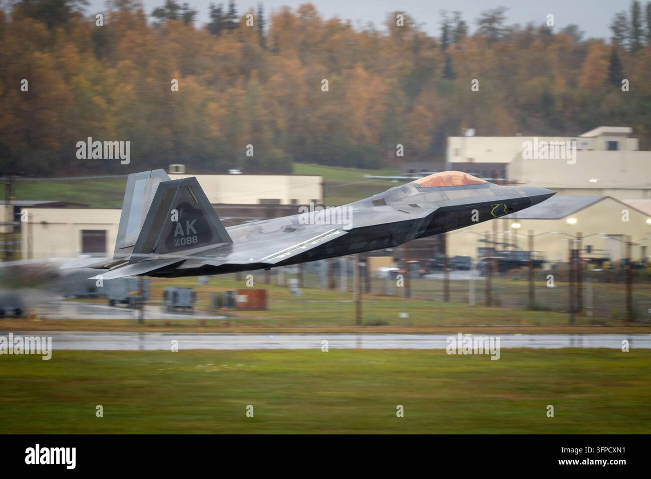 Vede Raptor A U.S. Air Force F-22 Raptor aircraft assigned to the 90th Fighter ...