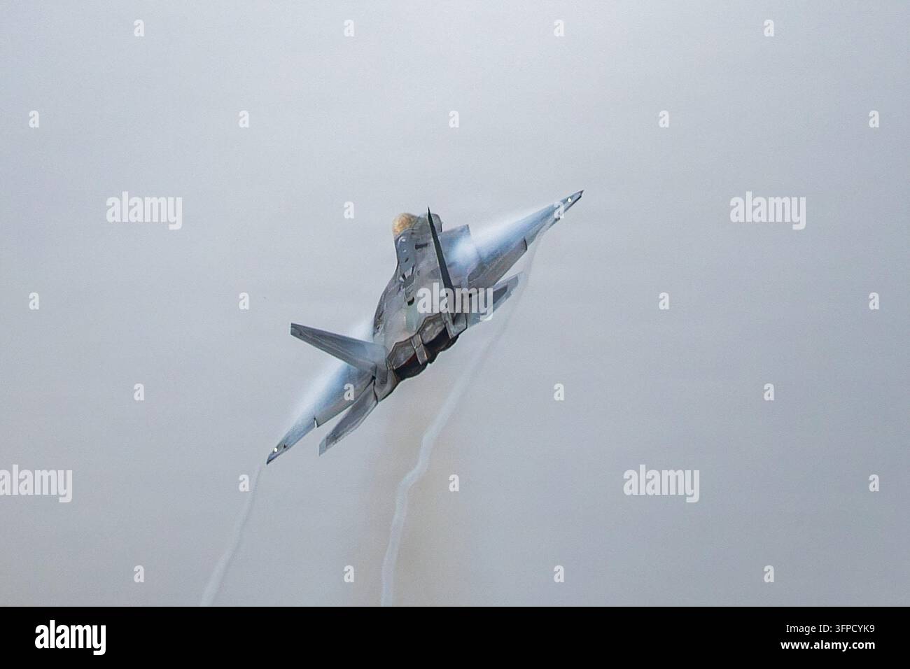 Vede Raptor A U.S. Air Force F-22 Raptor aircraft assigned to the 90th Fighter ...