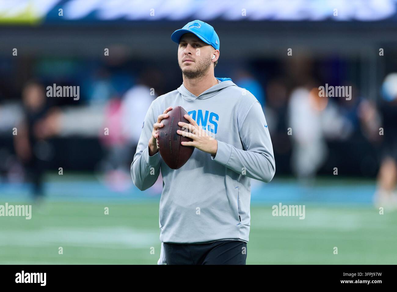 Detroit Lions quarterback Jared Goff (16) warms up prior to an NFL football game against the ...
