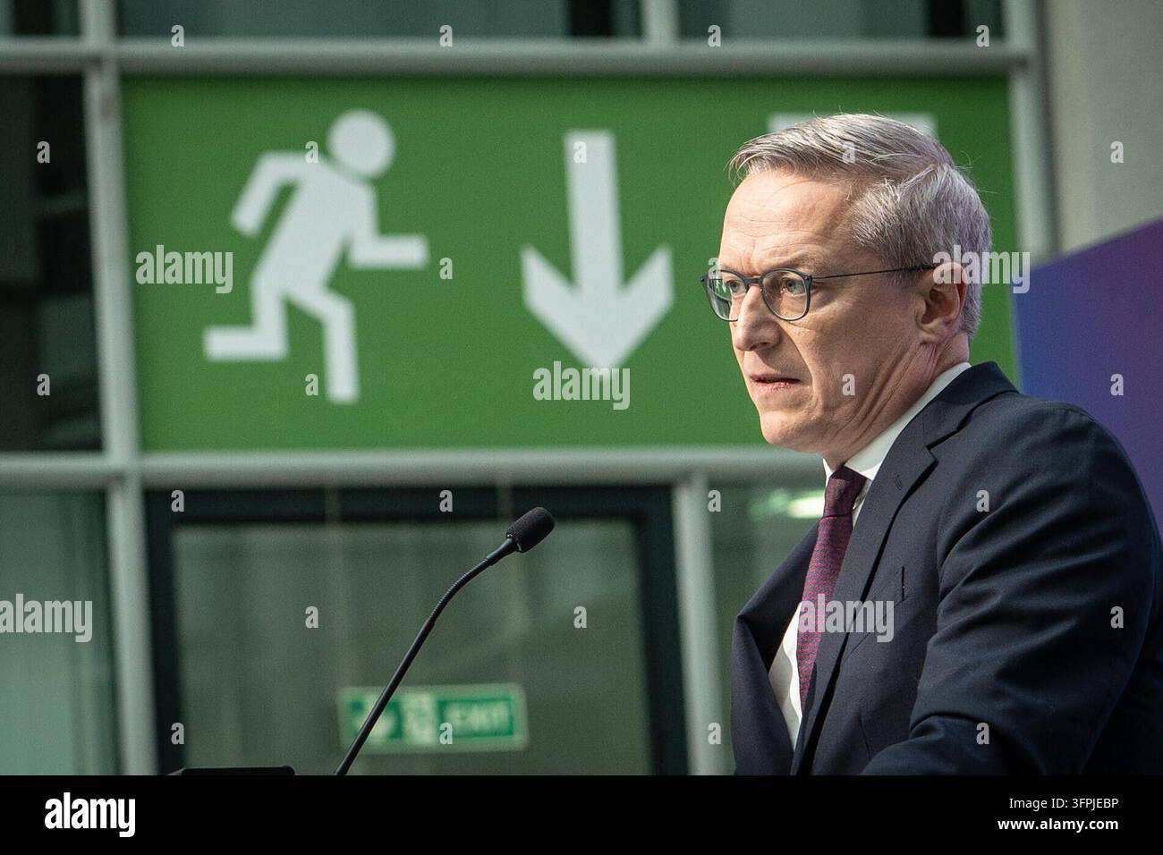 Federal Minister Karsten Wildberger Press Conference Presentation on ...