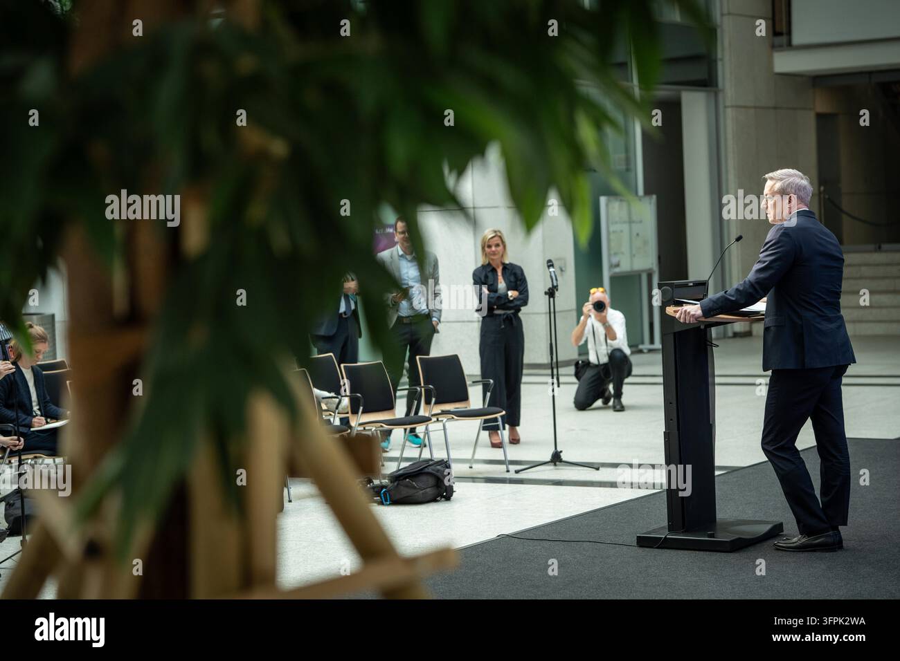 Federal Minister Karsten Wildberger Press Conference Presentation on ...