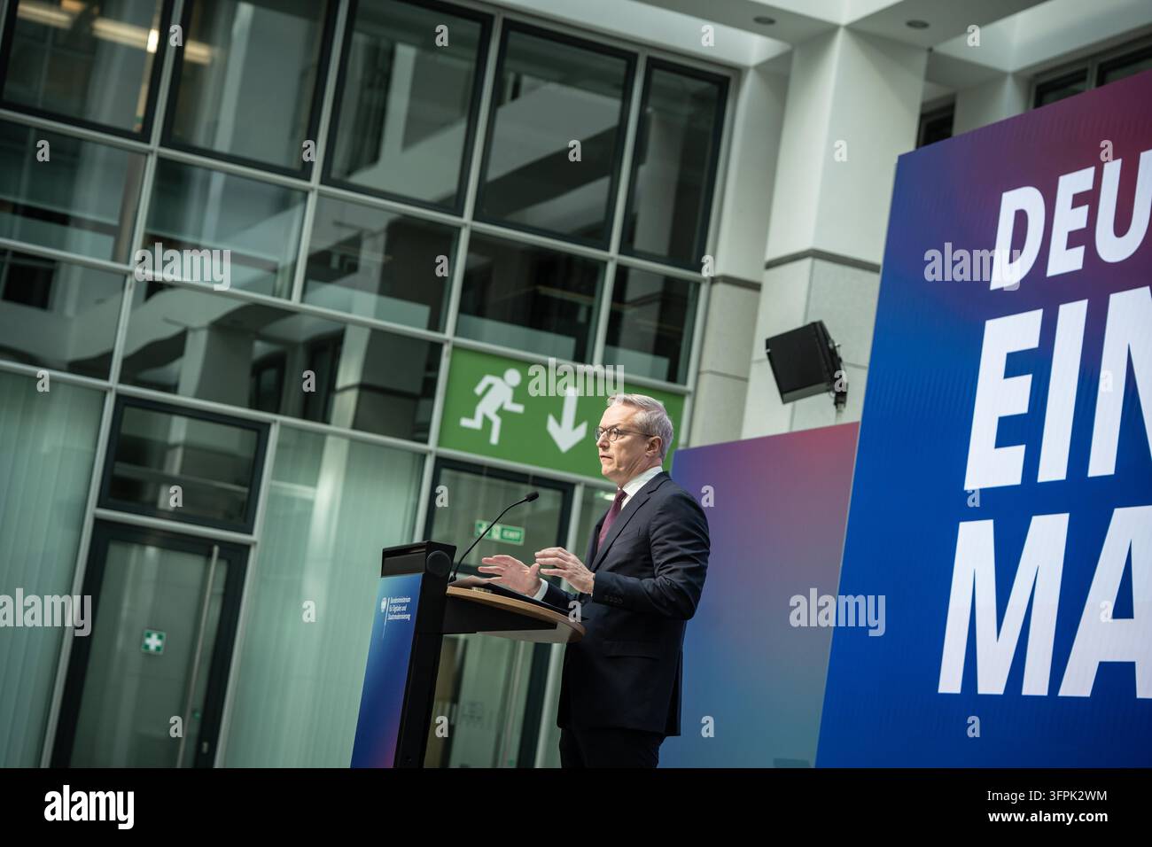 Federal Minister Karsten Wildberger Press Conference Presentation on ...
