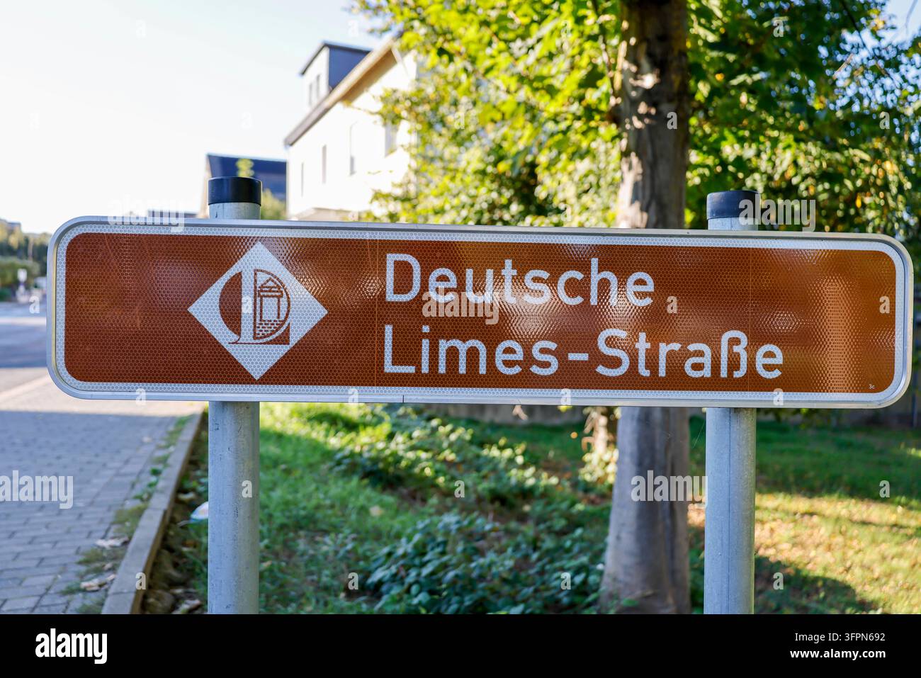 Sign Modle Image Touristisches Schild Deutsche Limes-Straße in Remagen 06.10.26 ...