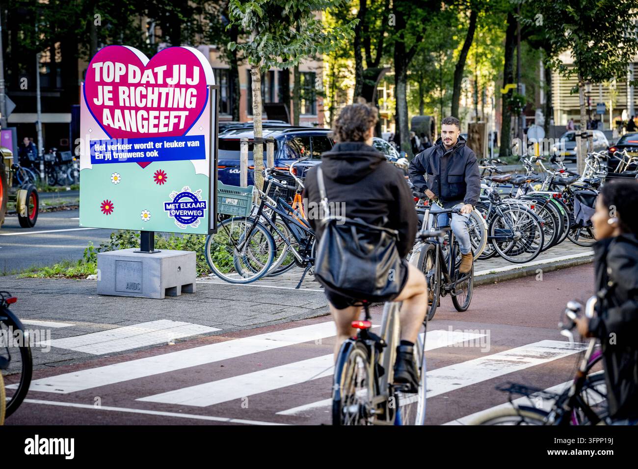 8 Sign Direction AMSTERDAM - Great that you indicate your direction on a bike path sign ...