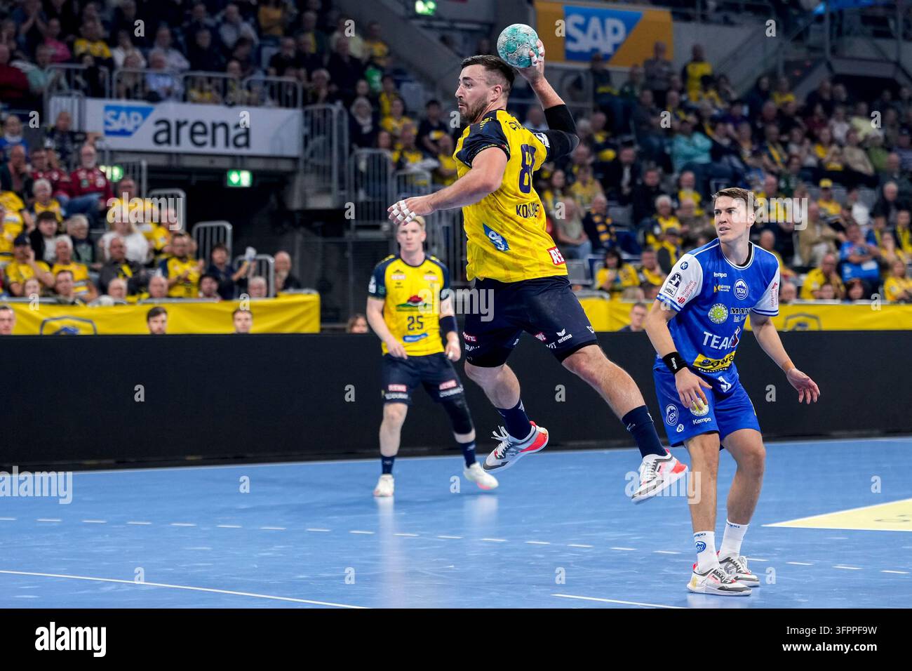 Se Rnl File from left: Jannik Kohlbacher (RNL, 80), Oskar Joelsson (ThSV, 3 ...