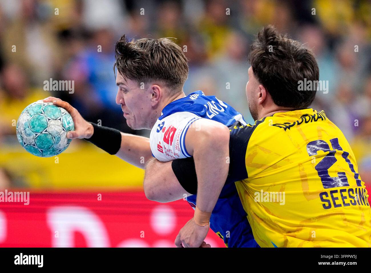Se Rnl File v.li.: Oskar Joelsson (ThSV, 3), Aron Seesing (RNL, 21), Zweikampf ...