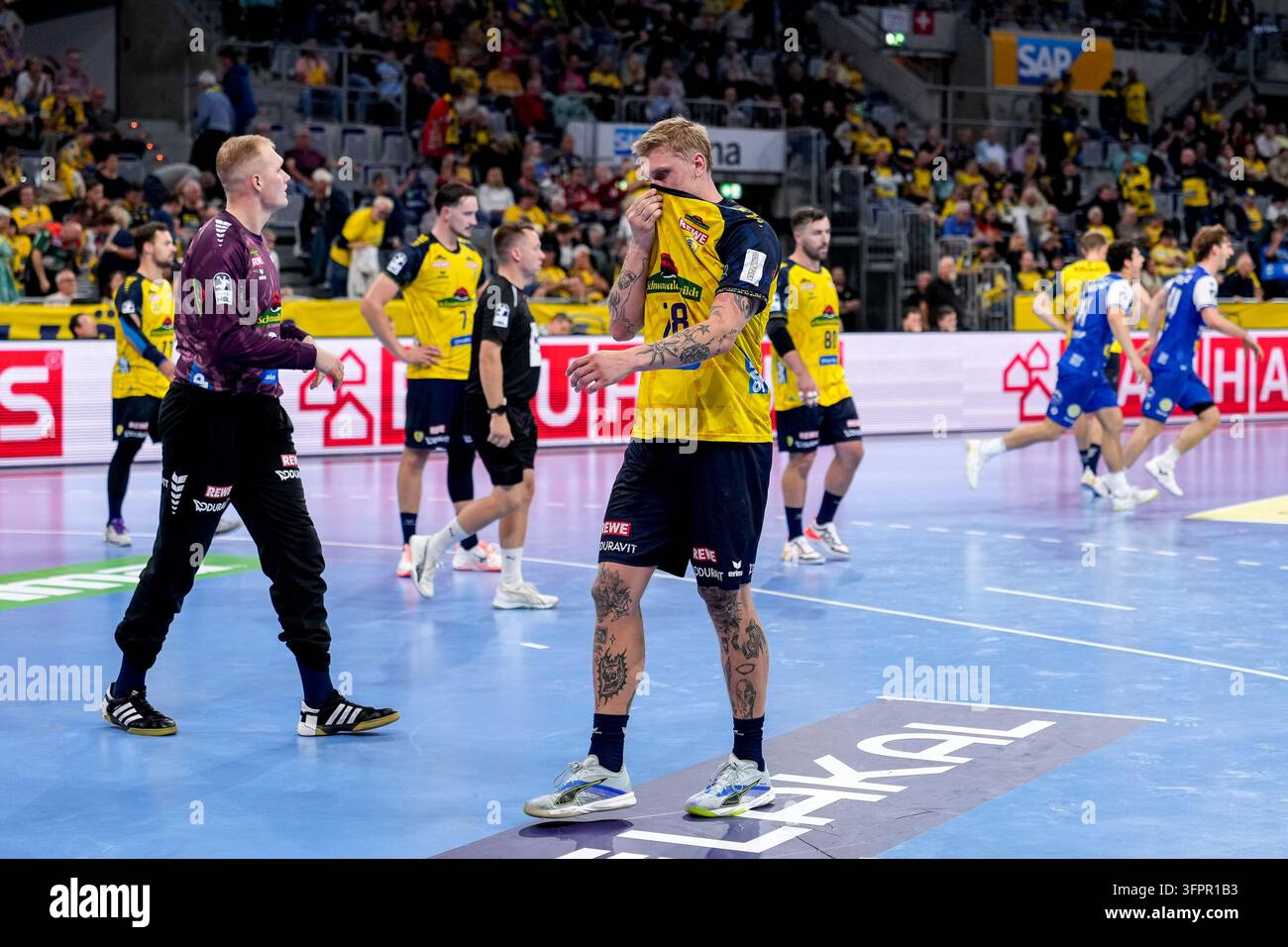 Se Rnl File from left: David Späth (goalkeeper, RNL, 29), Edwin Aspenbäck (RNL, 78 ...