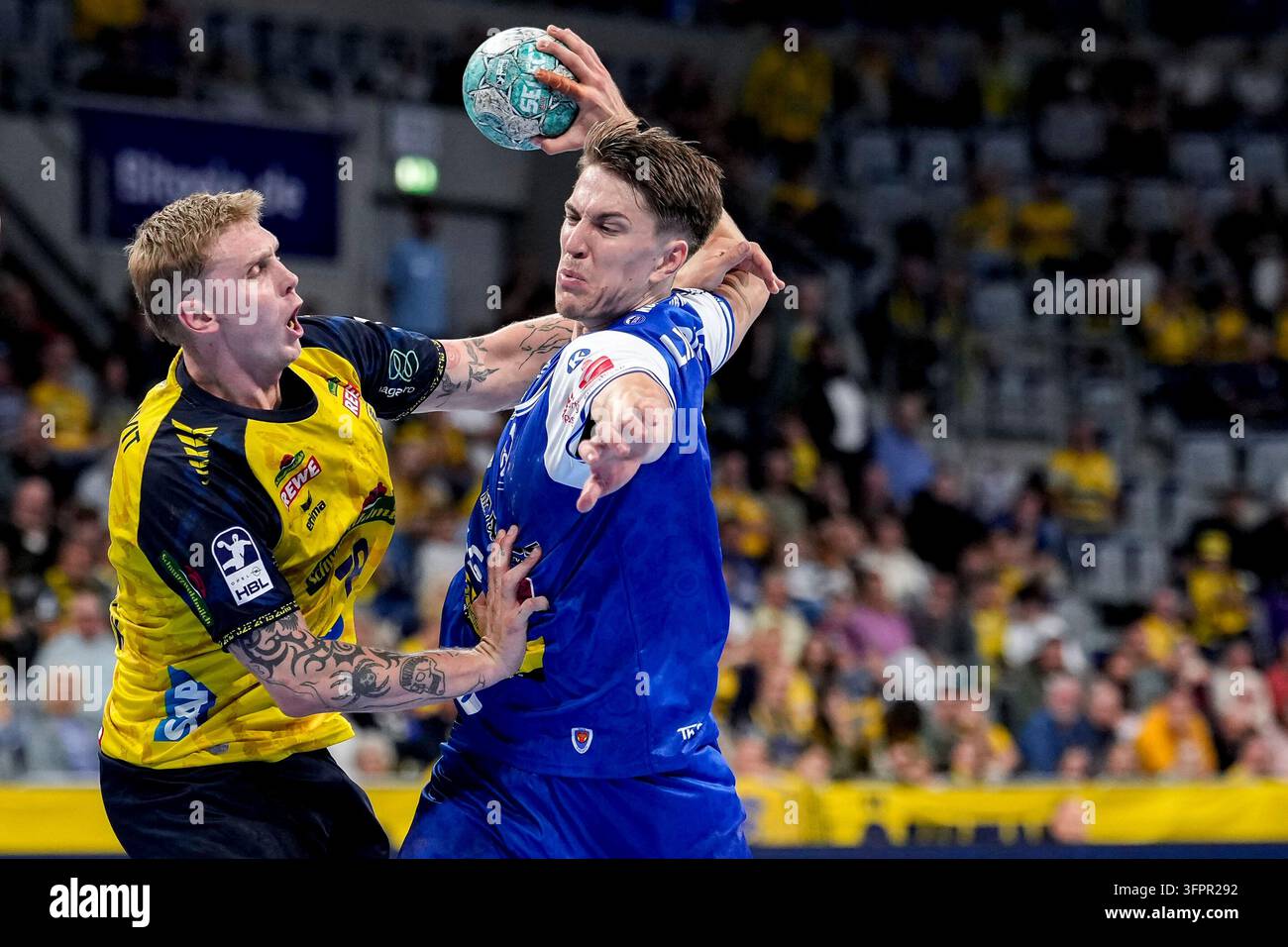Se Rnl File v.li.: Edwin Aspenbäck (RNL, 78), Oskar Joelsson (ThSV, 3), Zweikampf ...