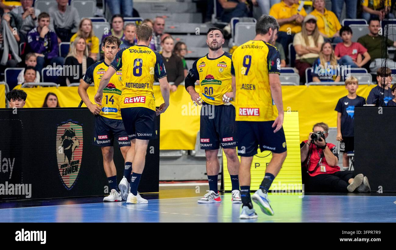 Se Rnl File from left: Gino Steenaerts (RNL, 14), Tim Nothdurft (RNL, 8), Jannik ...