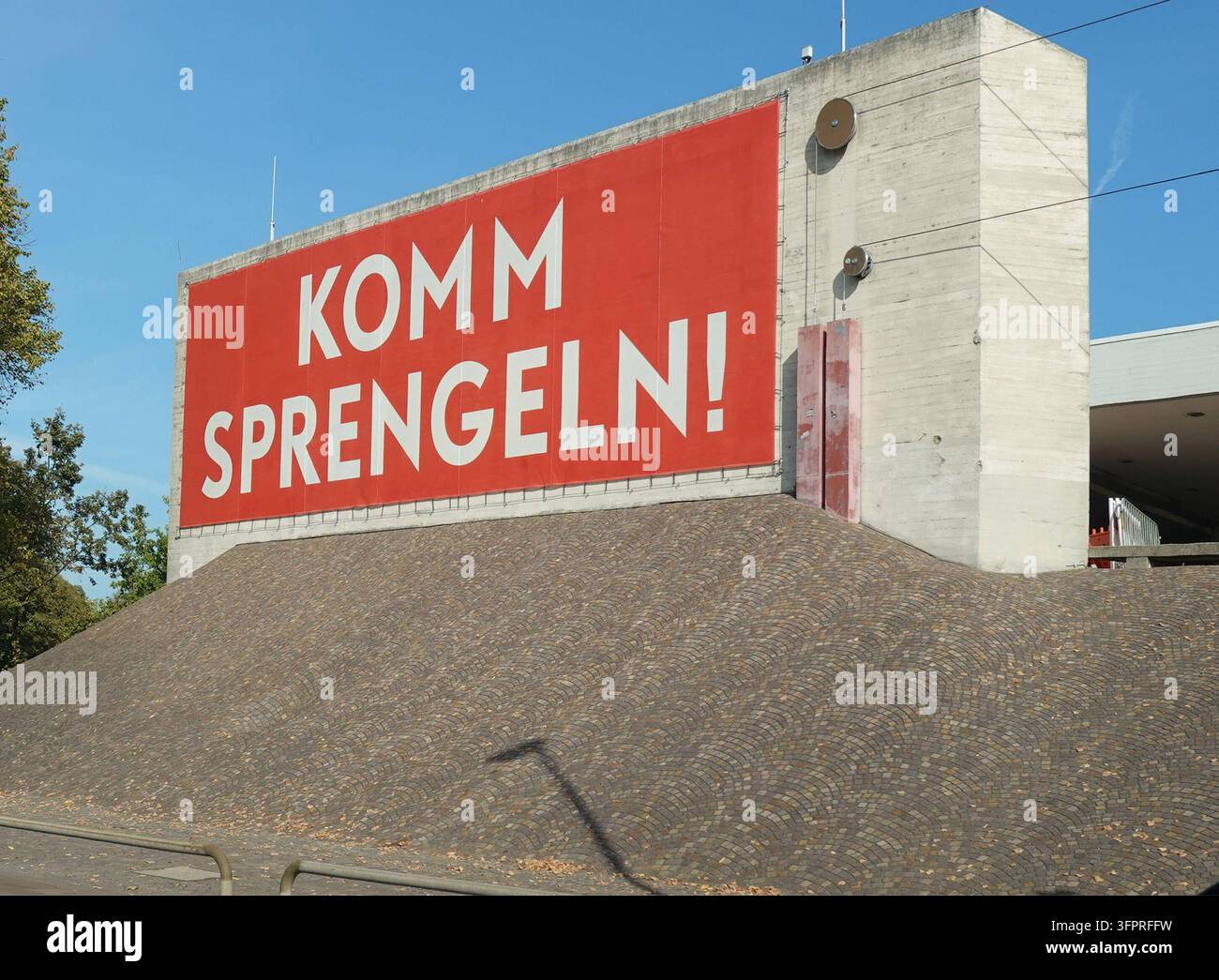 Sign Modle Image Reklame Schild Komm Sprengeln - gesehen am 07,10.2026 am Sprengel ...