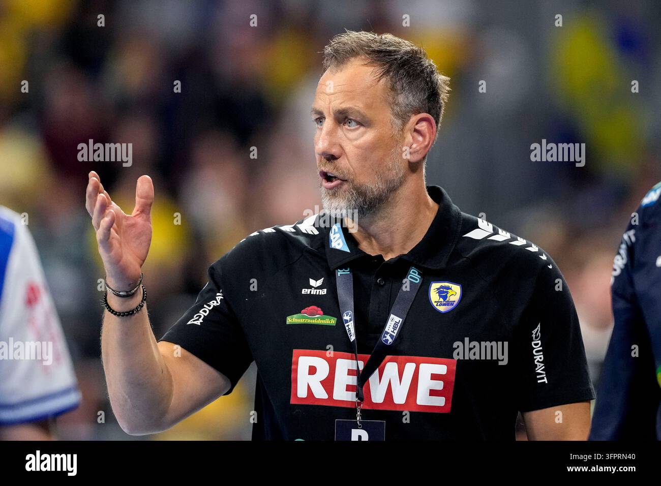 Se Rnl File Maik Machulla (coach, head coach, RNL), gives instructions, gestures ...