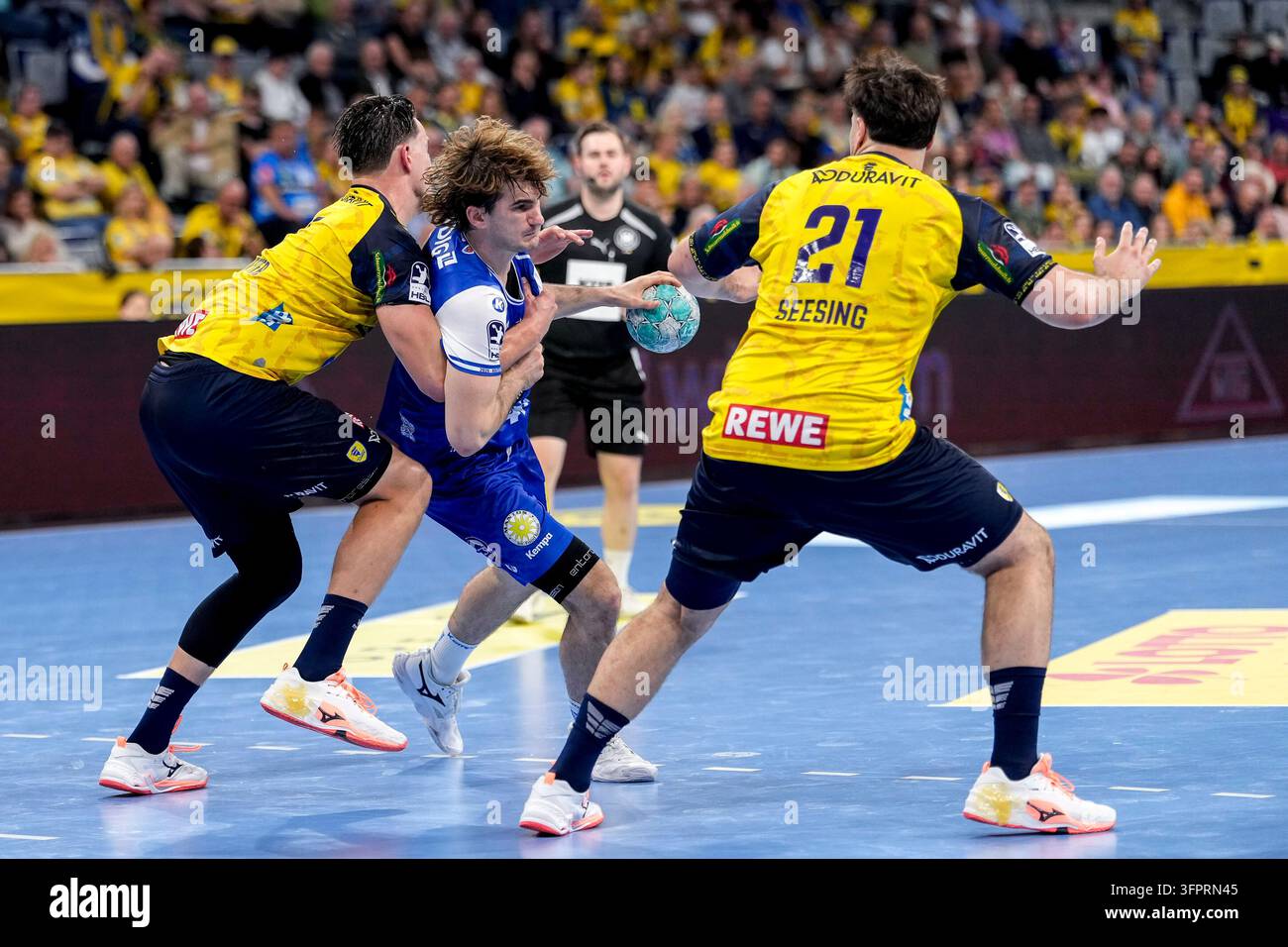Se Rnl File from left: Robert Timmermeister (RNL, 7), Stephan Seitz (ThSV, 44 ...