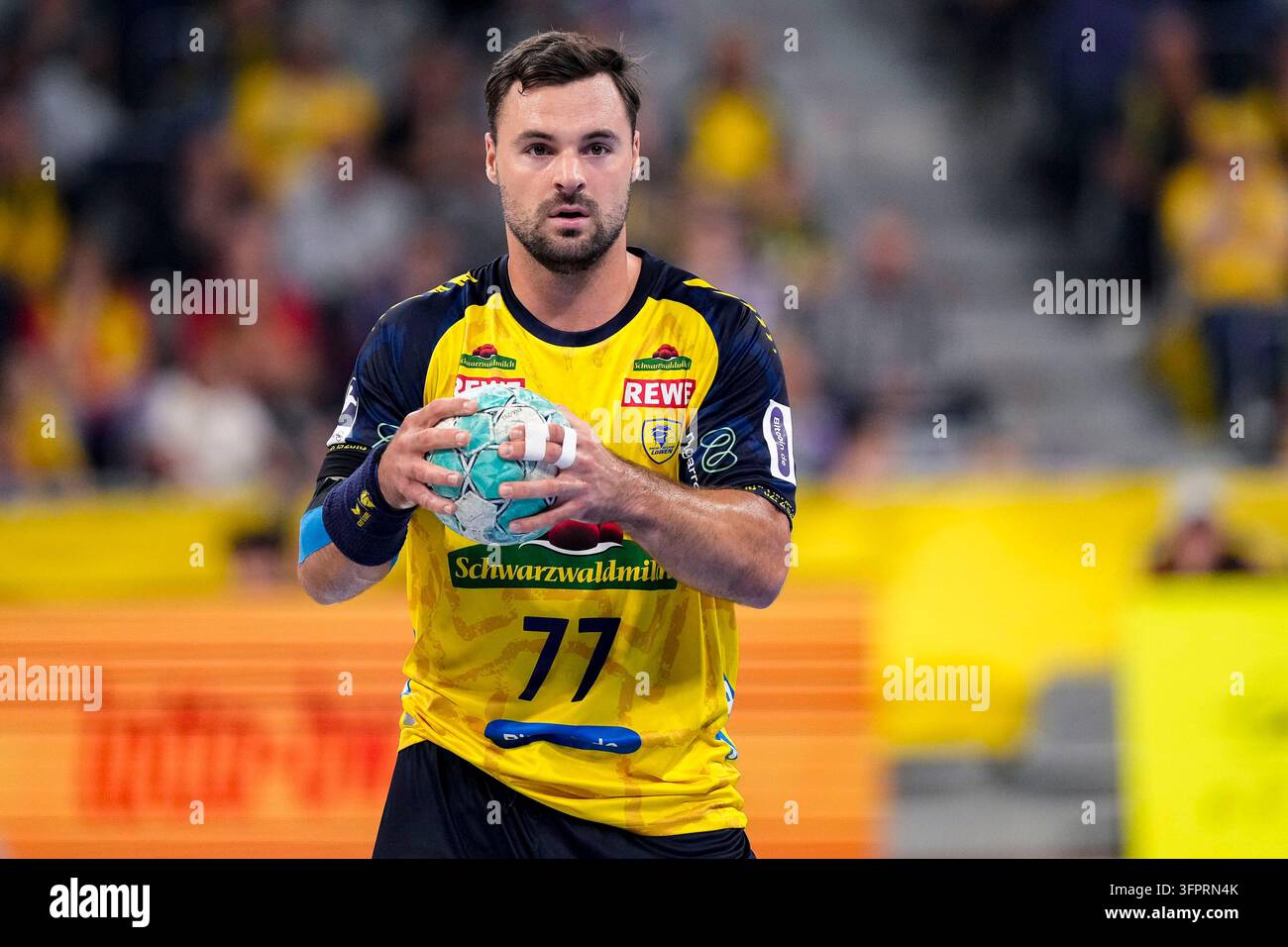 Se Rnl File Dani Baijens (RNL, 77), with the ball, single image, individual photo ...