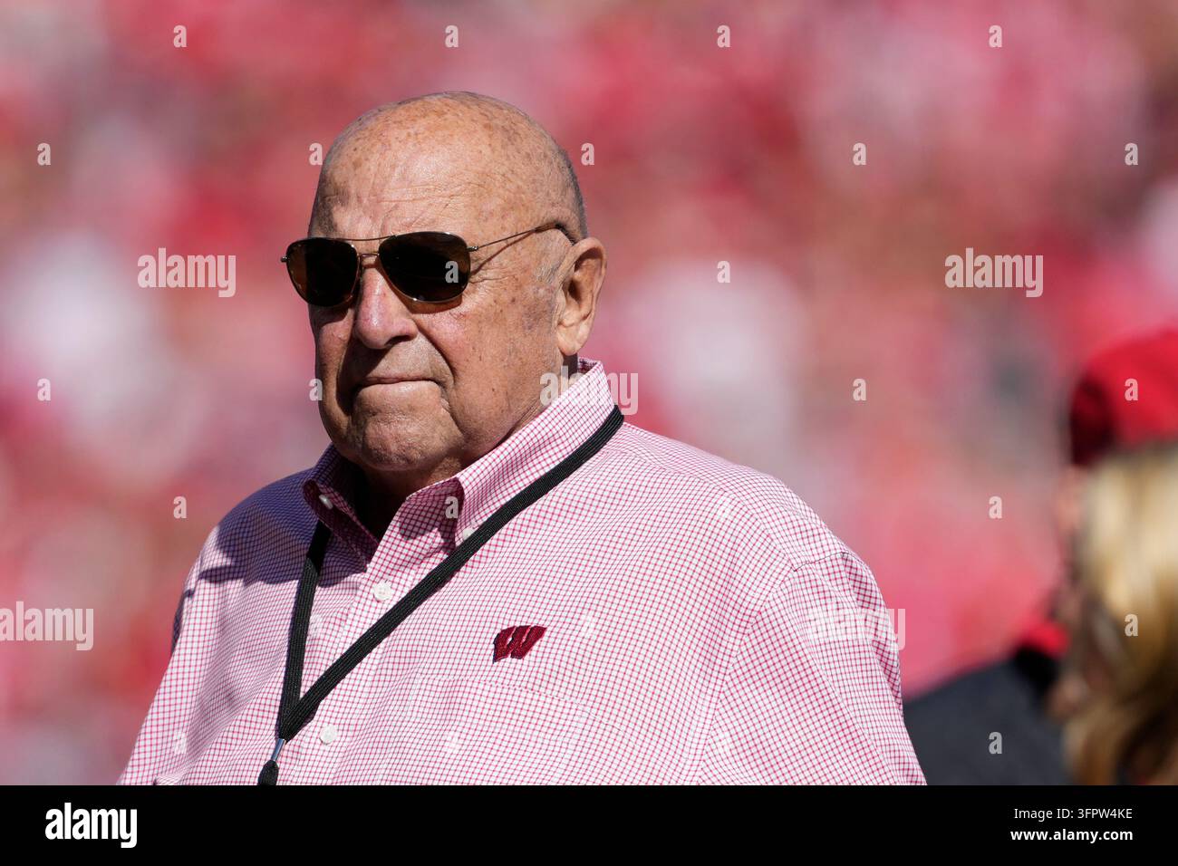Barry Alvarez looks on during an NCAA college football game between ...