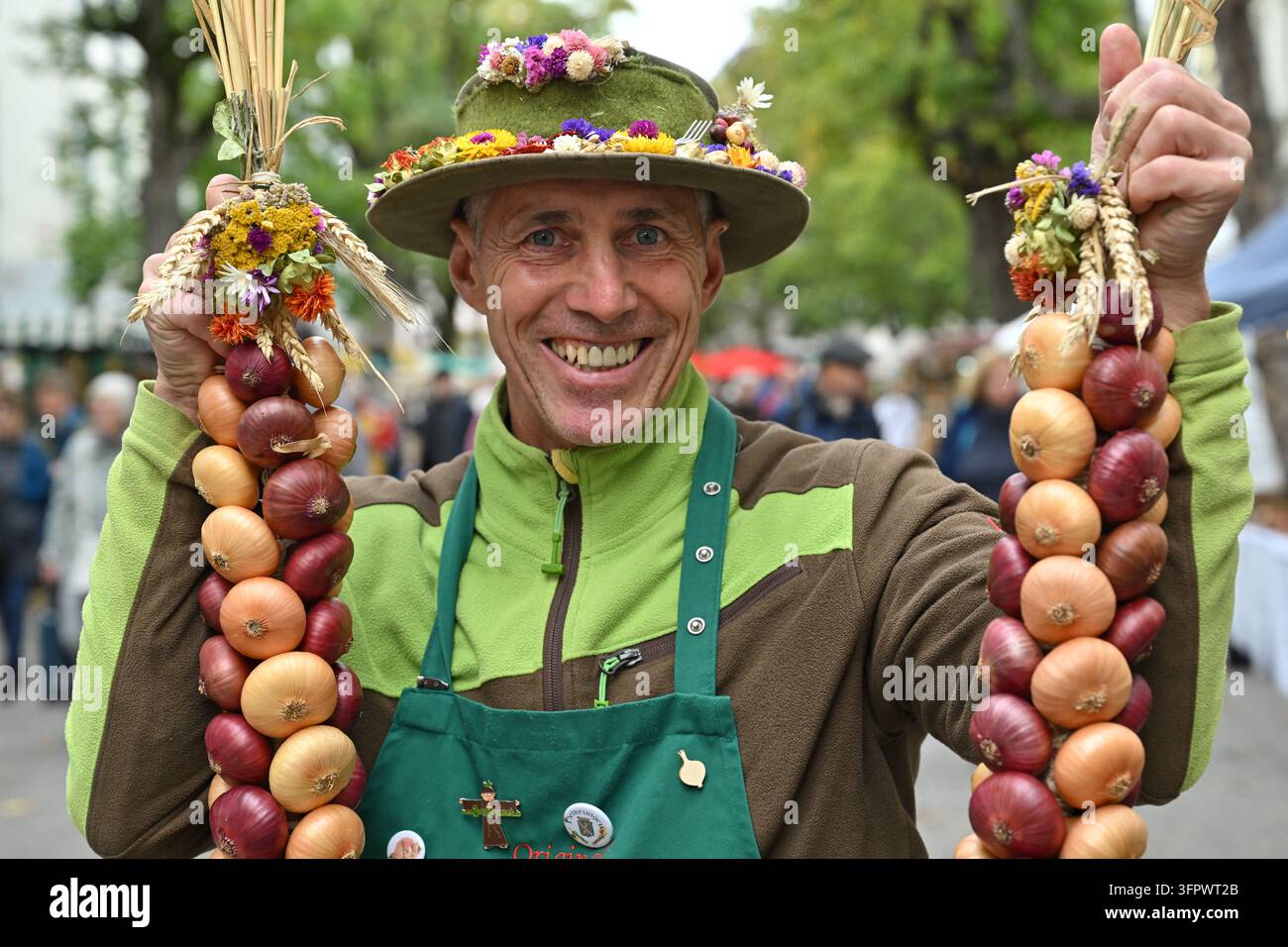 Corn Rows Stock Image 09 October 2026, Thuringia, Weimar: Udo Pötzschke, an onion farmer from ...