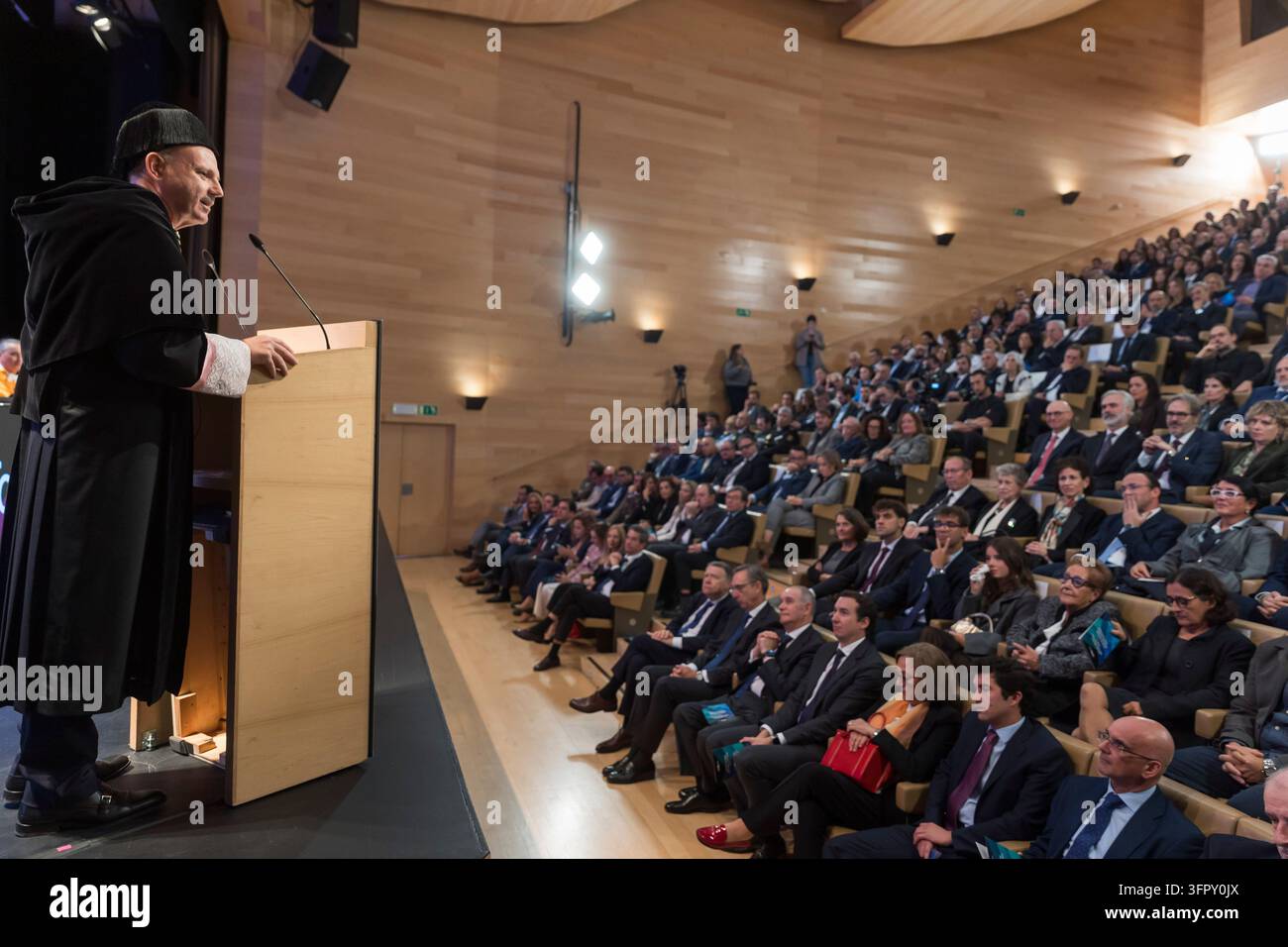 Insumption Vector The new Vice-Chancellor, Ramón Vilarroig Moya, at the ceremony marking ...
