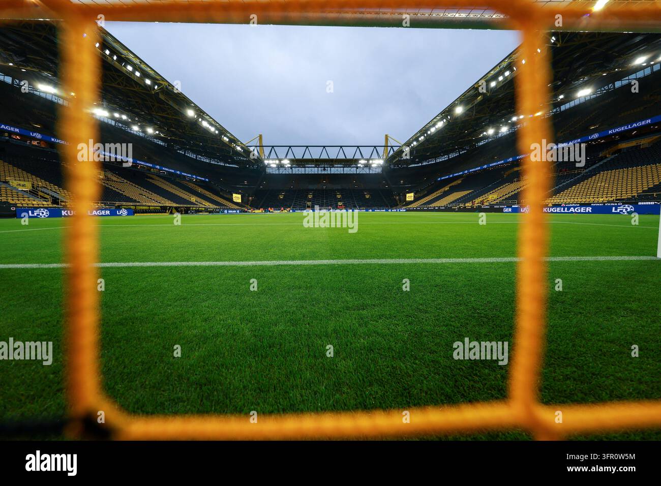 Signal Vector Image Interior view of Signal Iduna Park DFB/DFL regulations prohibit any use ...