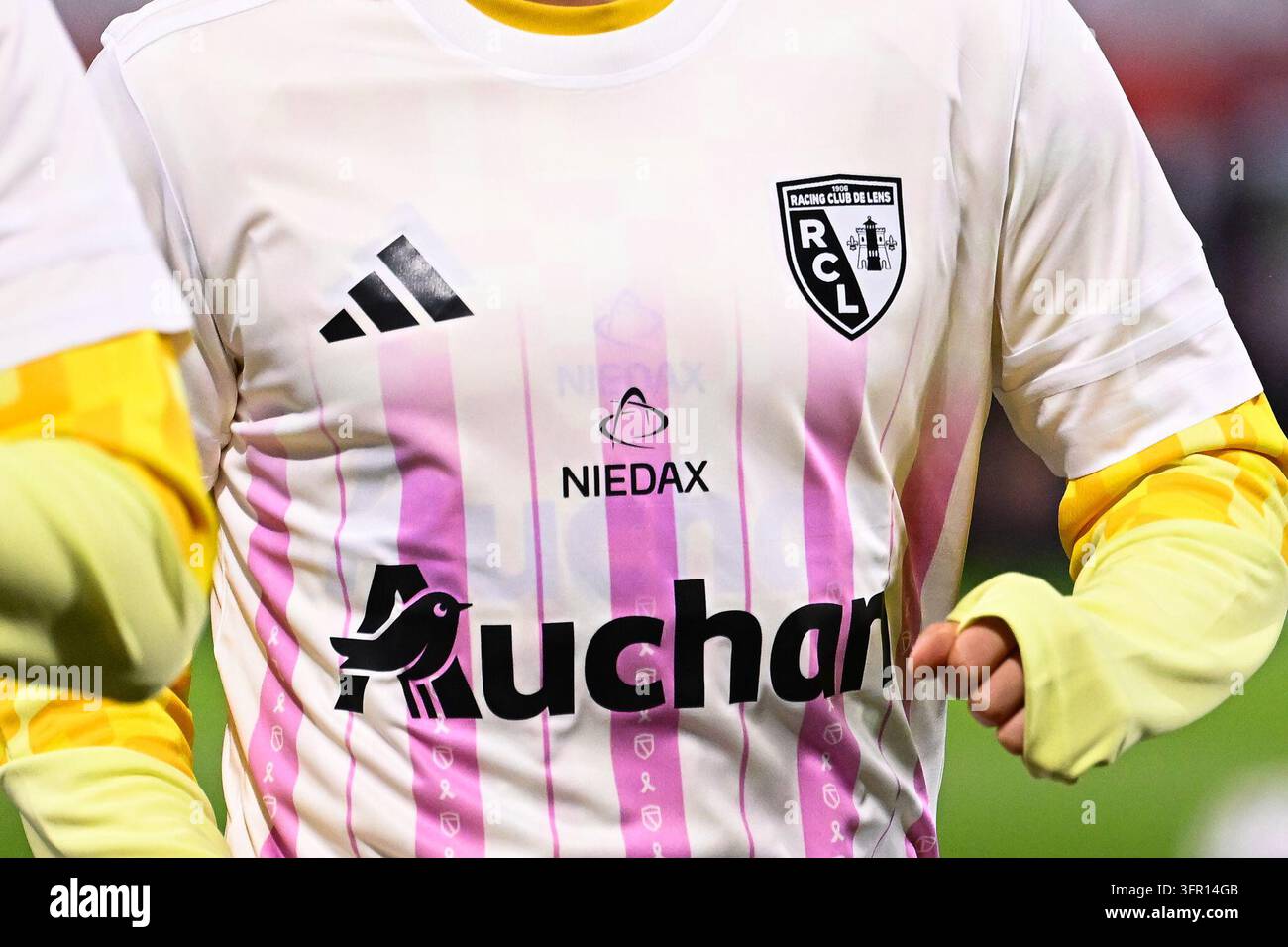 Illustration RC Lens Jersey for Pink October prior Ligue 1 McDonald's ...