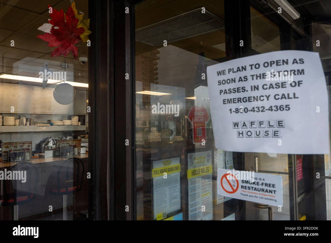 The Waffle House in Orange Beach, Alabama is closed as Hurricane Isaias ...