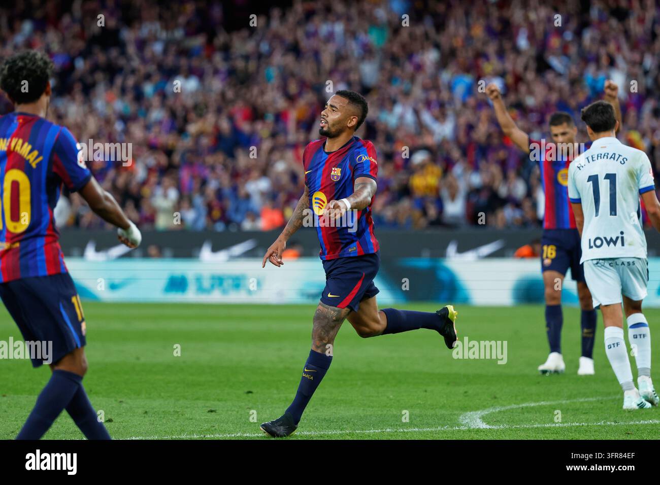 Gabriel Jesus and Gordon score as Barcelona defeats Getafe Gabriel Jesus and Gordon score as Barcelona defeats Getafe