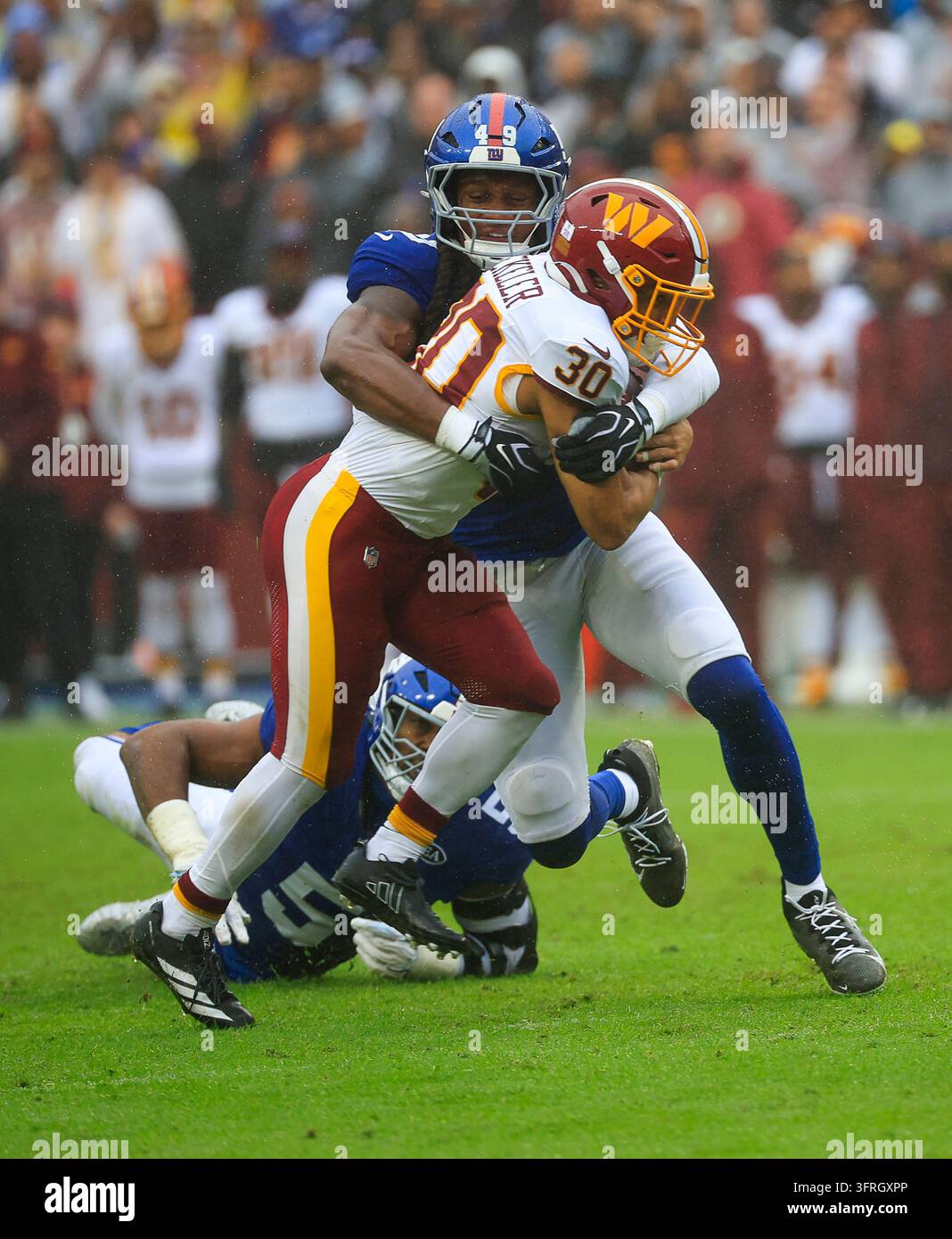Commanders Vector October 11, 2026: New York Giants MLB #49 Tremaine Edmunds bottles up ...