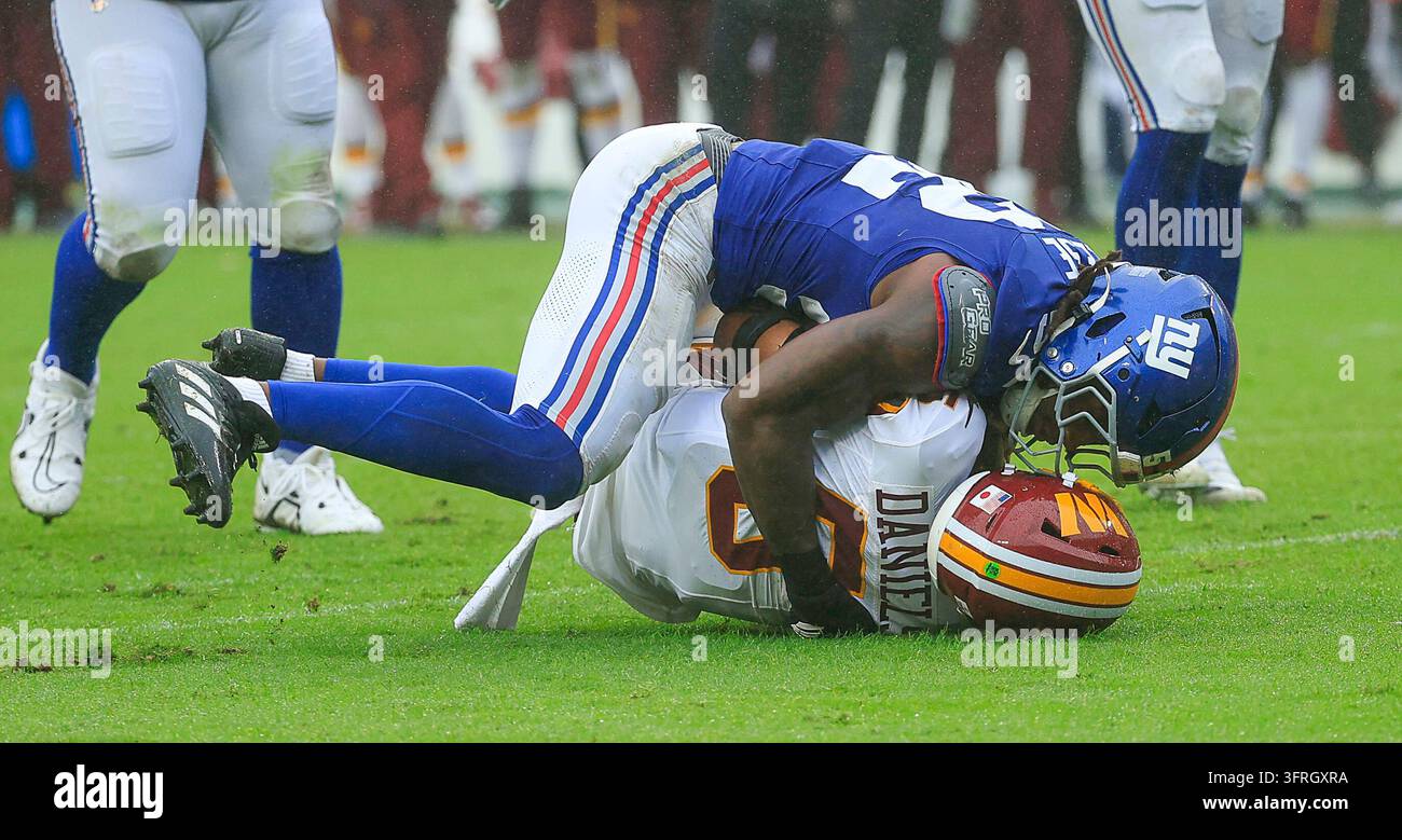 Commanders Vector October 11, 2026: New York Giants LB #52 Arvell Reese sacked Washington ...