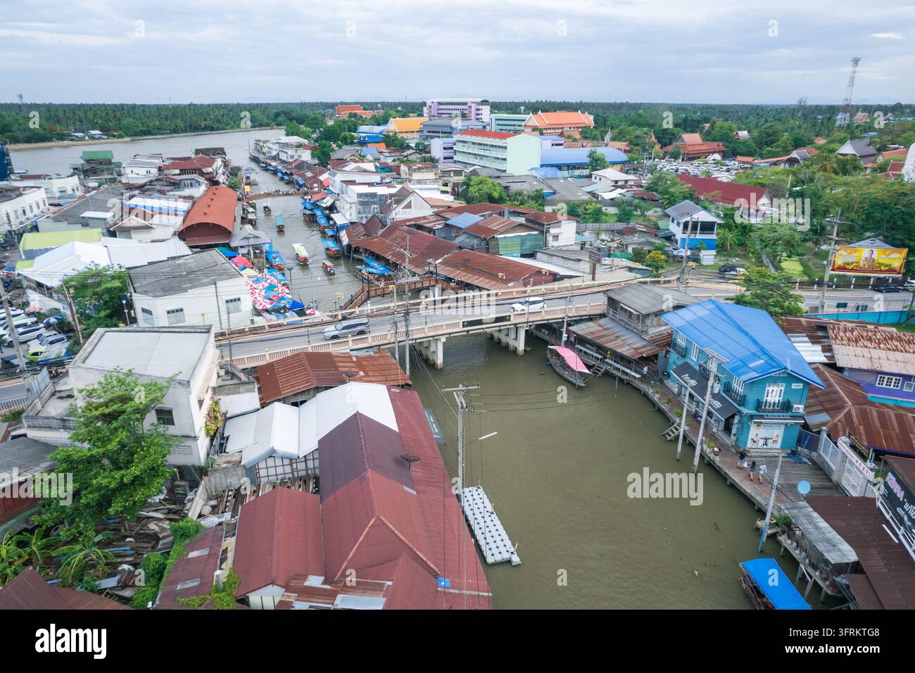 Air View Software Aerial view of Amphawa Floating Market, Thailand Stock Photo - Alamy
