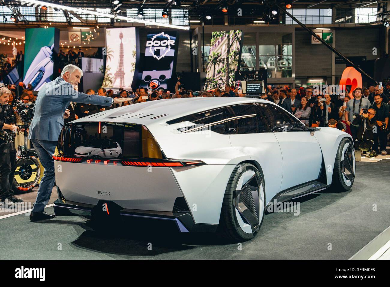 Stand a42 hi-res stock photography and images - Alamy