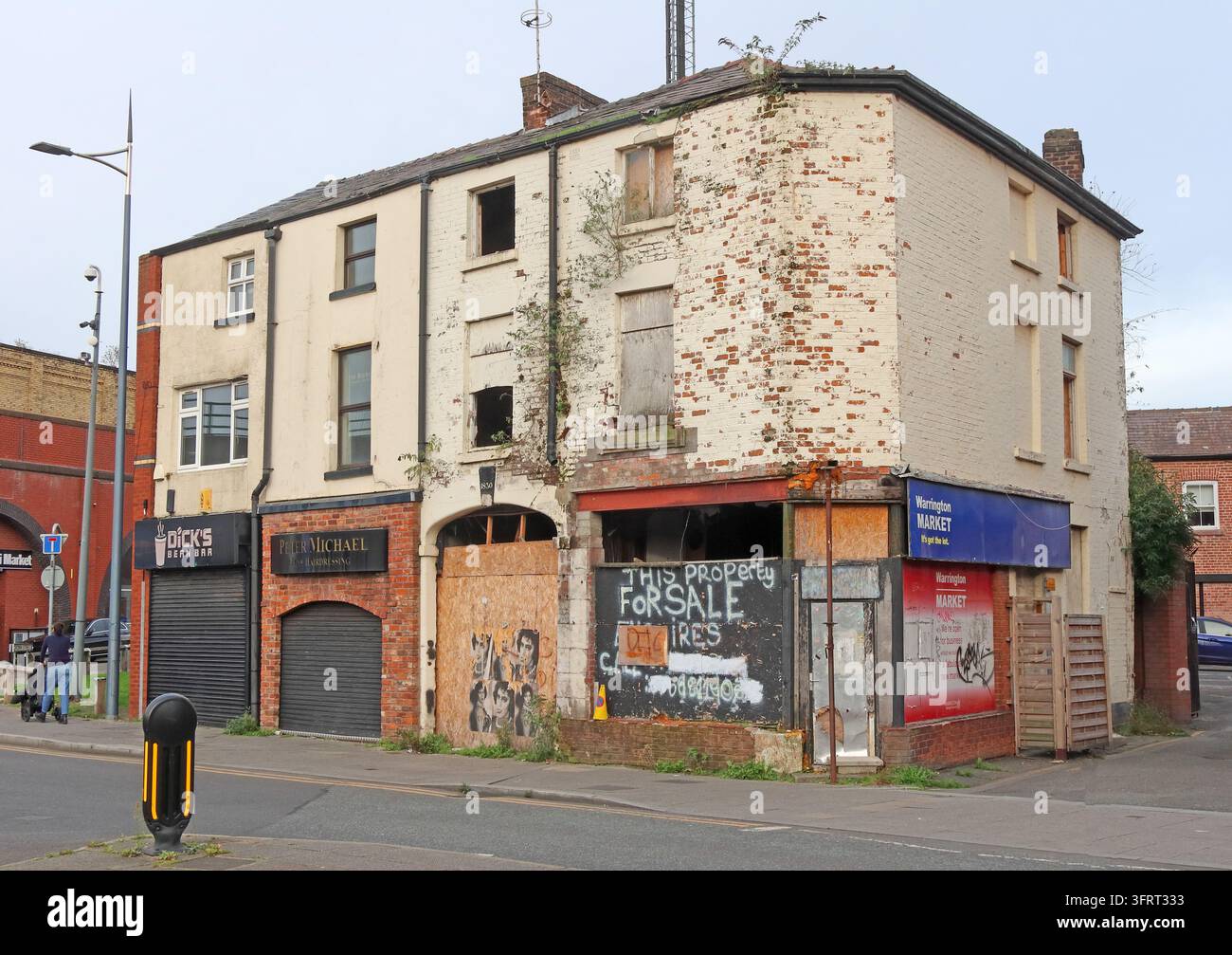 Derelict shops Winwick Street Warrington, 15 Winwick Street, UK. Stock Photo