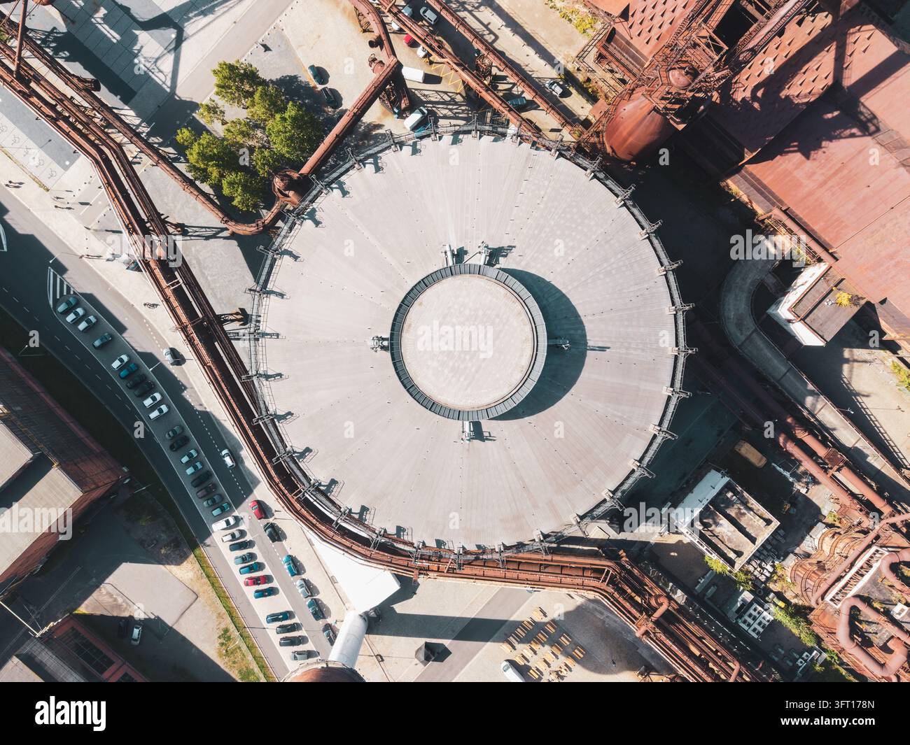 Circular hall surrounded hi-res stock photography and images - Alamy