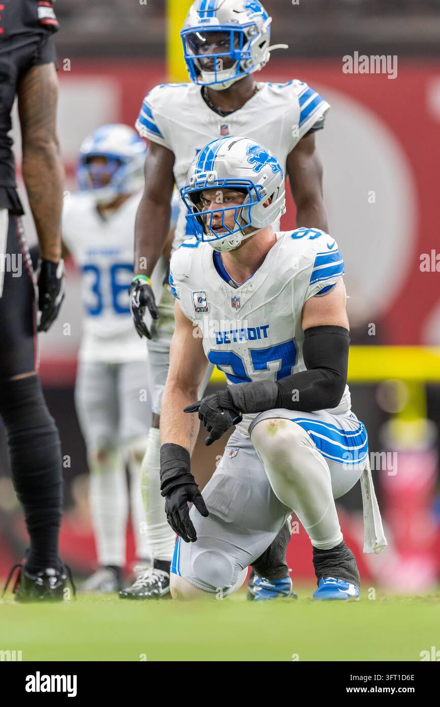 Detroit Lions edge rusher Aidan Hutchinson (97) lines up against the ...