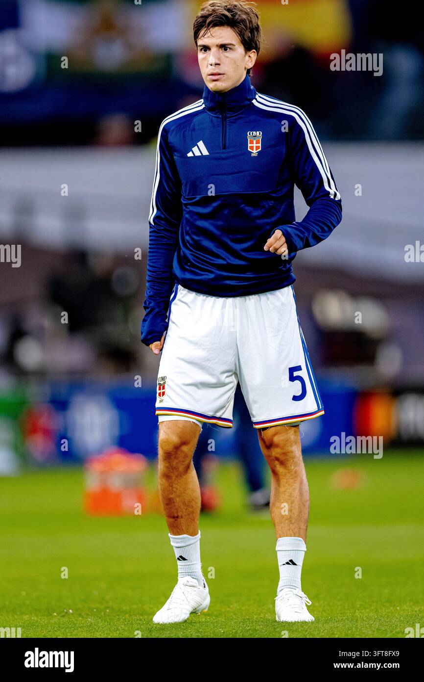 ROTTERDAM - Como midfielder Máximo Perrone during the UEFA Champions ...