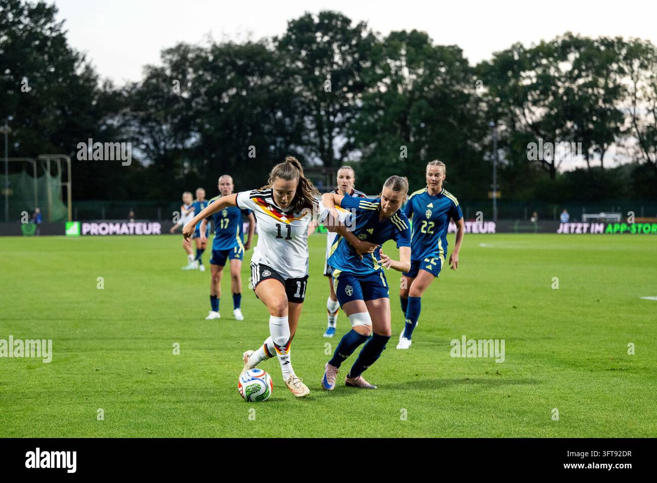 Mara Alber (Germany, #11) in a duel with Julia Ragnarsson (Sweden, #18 ...