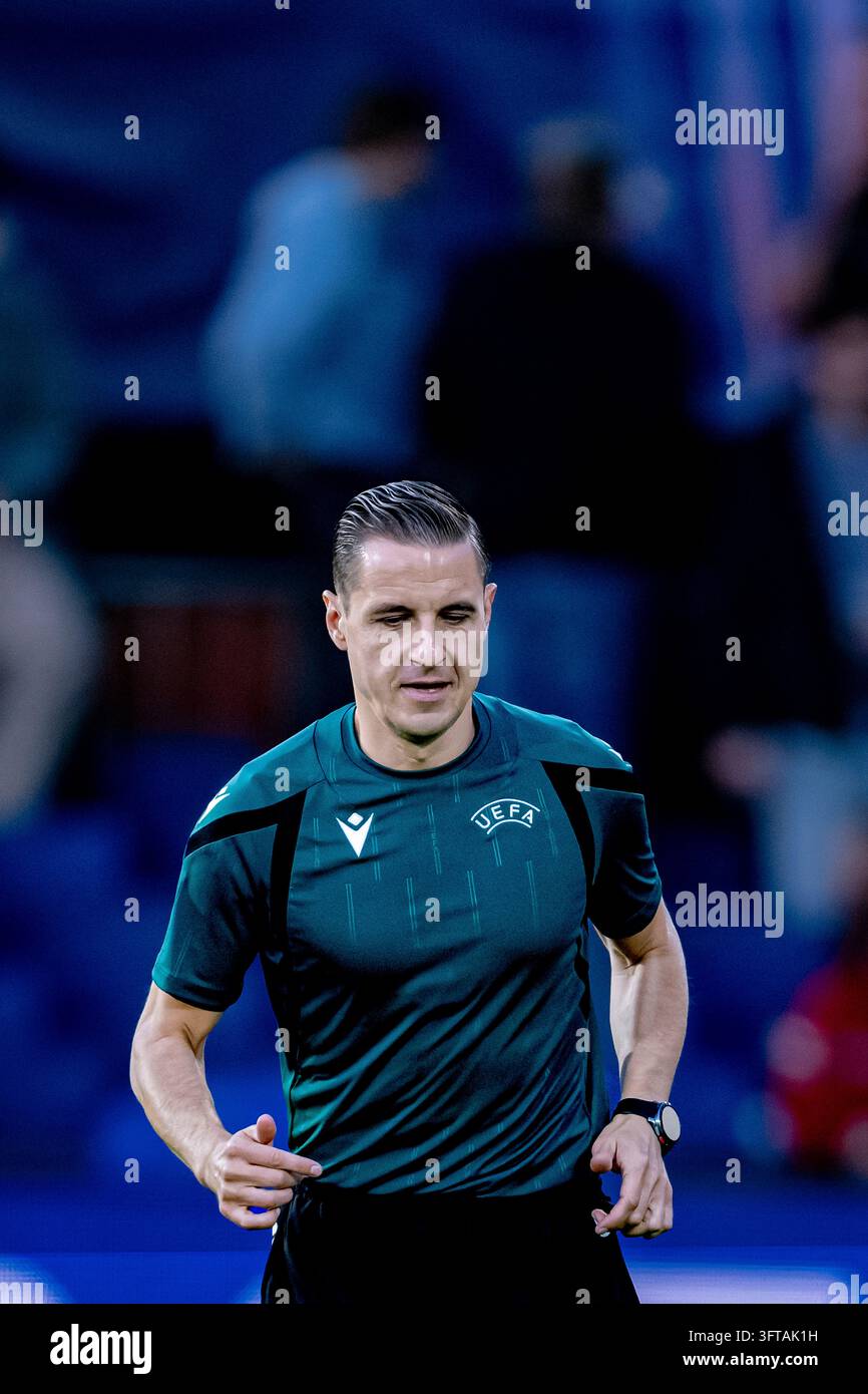ROTTERDAM - referee Donatas Rumšas during the UEFA Champions League ...